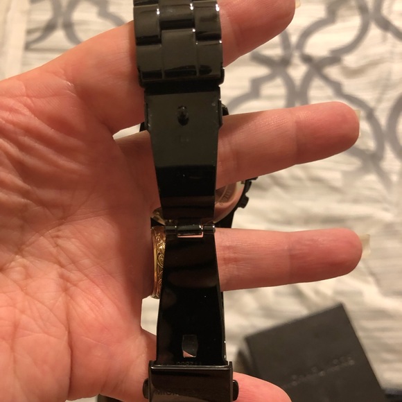 Black and gold Michael Kors Watch main image 5
